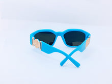 Load image into Gallery viewer, &quot;Blu Icey&quot; Sunglasses
