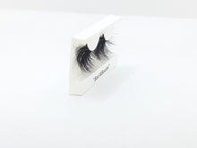 Load image into Gallery viewer, &quot; Bad &amp; Boujee&quot; Mink eyelashes
