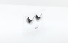 Load image into Gallery viewer, &quot;Foxy&quot; Mink Eyelashes
