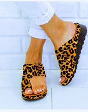 Load image into Gallery viewer, &quot;Leopard Sandals&quot;
